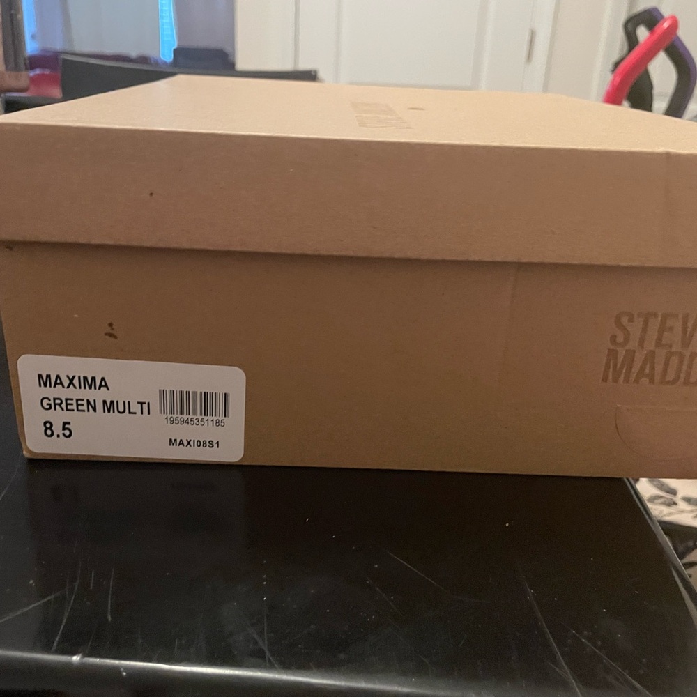 Steve Madden Olive green sneakers size 8.5